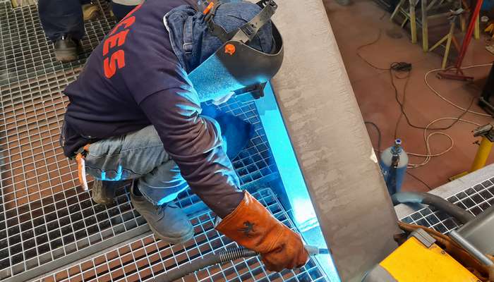 Access Platform Welder