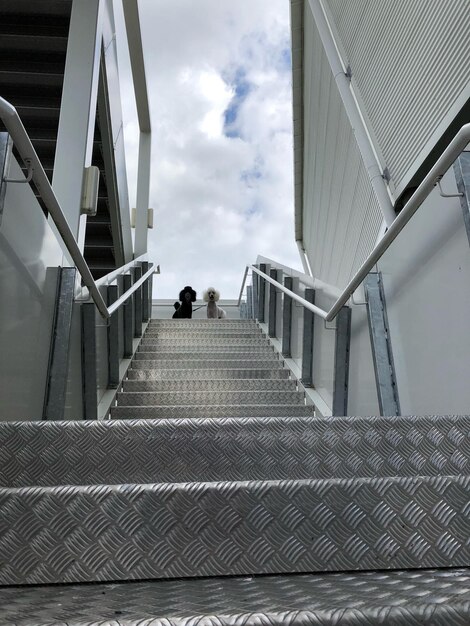 Integrating Straight Run Ramps with Steel Platforms for Streamlined Operations, straight run ramps create a direct